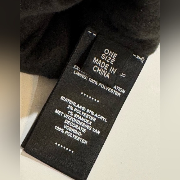 Harley Davidsons Women’s Red Wool Gloves - Picture 5 of 5